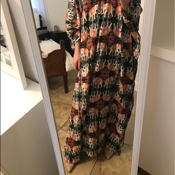 Patricia’s Couture By Sherina Caftan - Picture 2 of 5